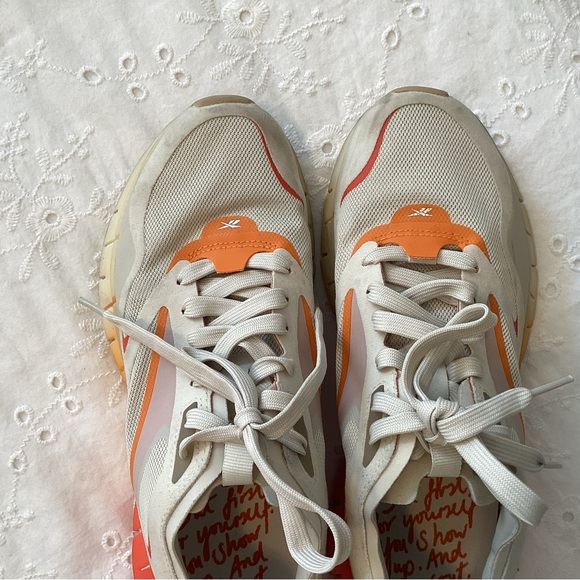 Women’s Reebok Zig Kinetica Size 8.5.   -5 - Picture 4 of 7